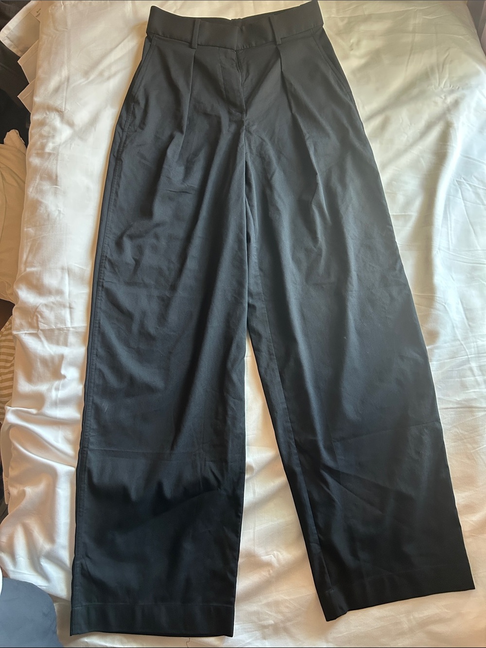 lululemon athletica Wide-Leg High-Rise Pants in Black
